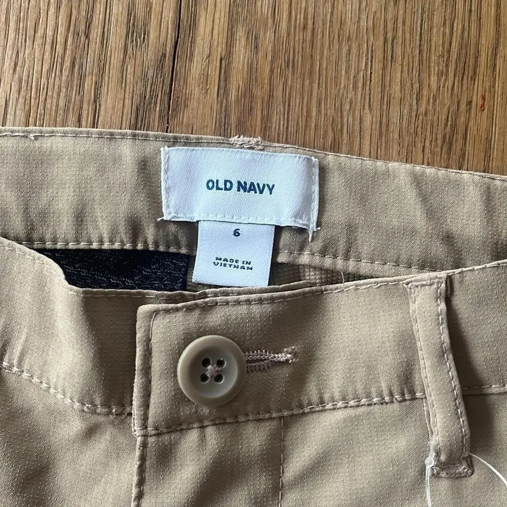 Old Navy Built-In Flex Straight Uniform Shorts
